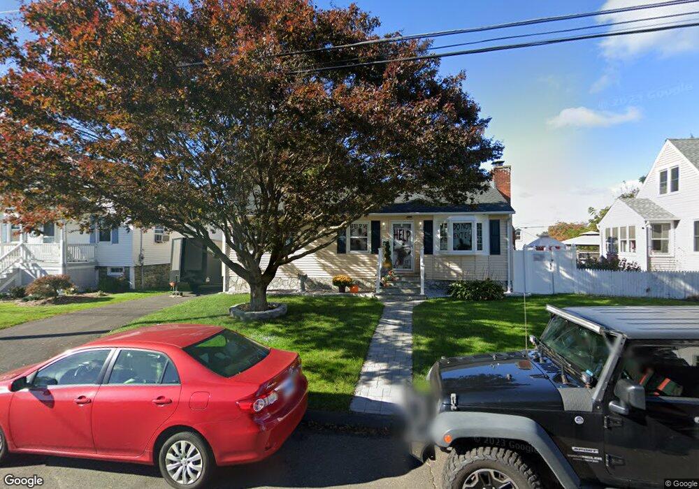 77 Dalton St, Oakville, CT 06779 - photo 1