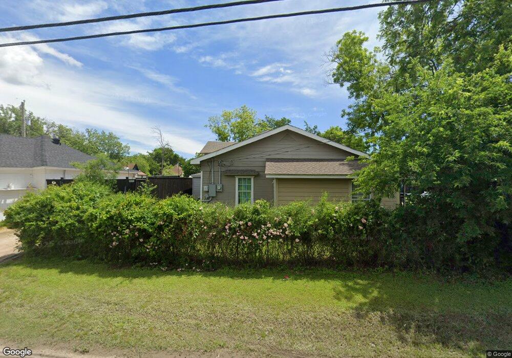 1110 N Brazos Ave, Cleburne, TX 76031 - photo 1