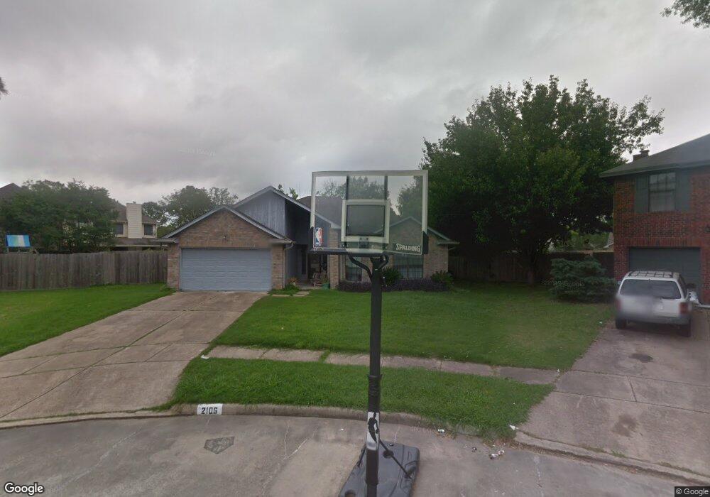 2106 Zavalla CI, Friendswood, TX 77546 - photo 1