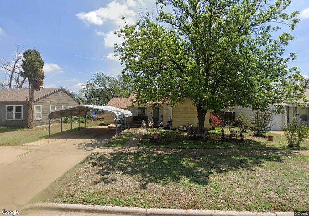 312 Aileen St, Plainview, TX 79072 - photo 1