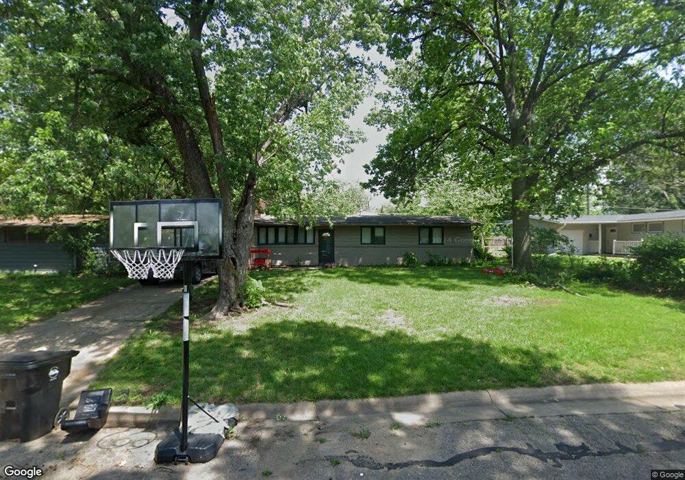 3330 SW Tara Ave, Topeka, KS 66611 - photo 1