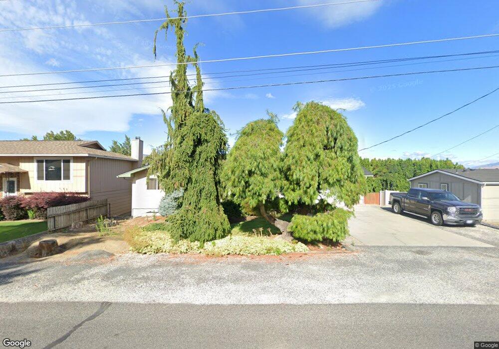 906 N James Ave, East Wenatchee, WA 98802 - photo 1