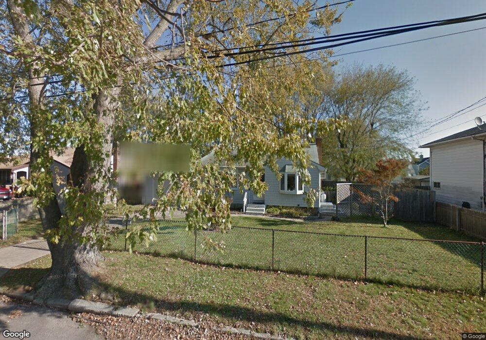 150 Verona Pkwy, Lindenhurst, NY 11757 - photo 1