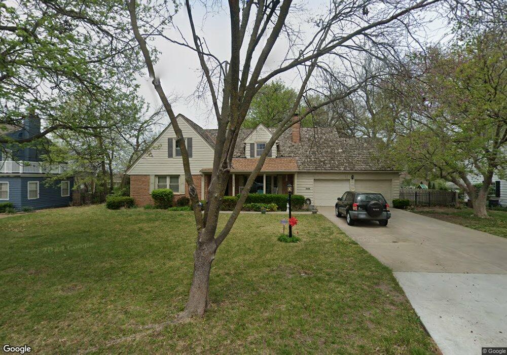 3636 SW York Way, Topeka, KS 66604 - photo 1