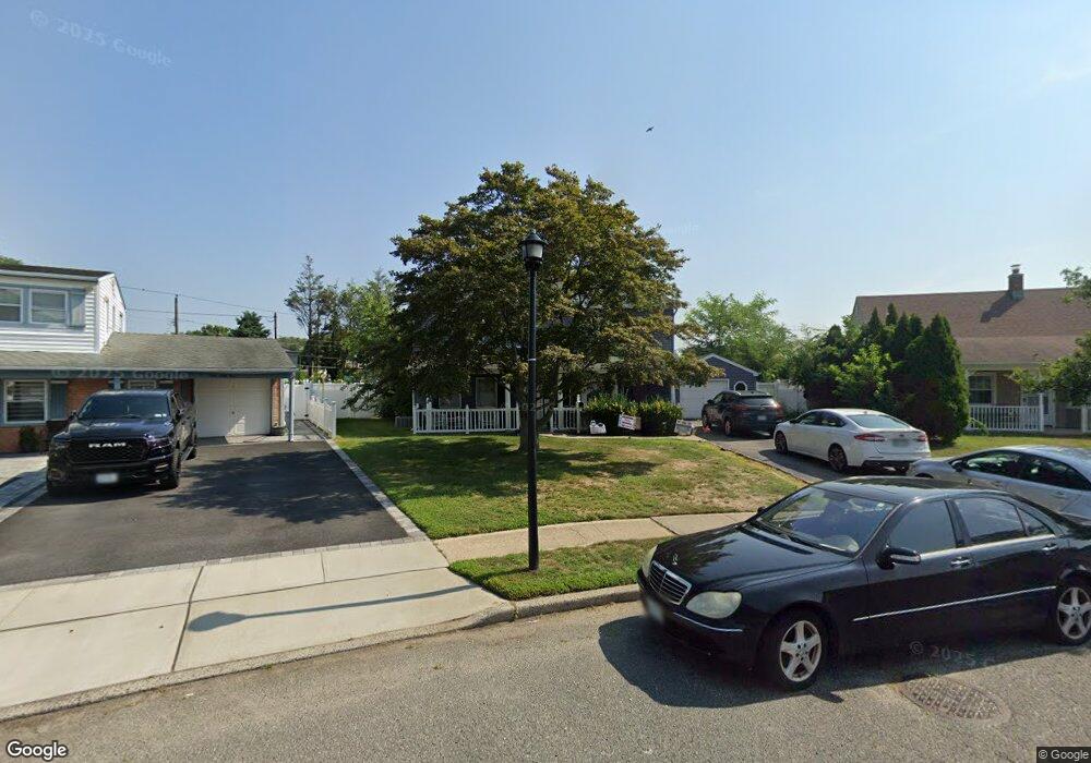 167 Haven Ln, Levittown, NY 11756 - photo 1