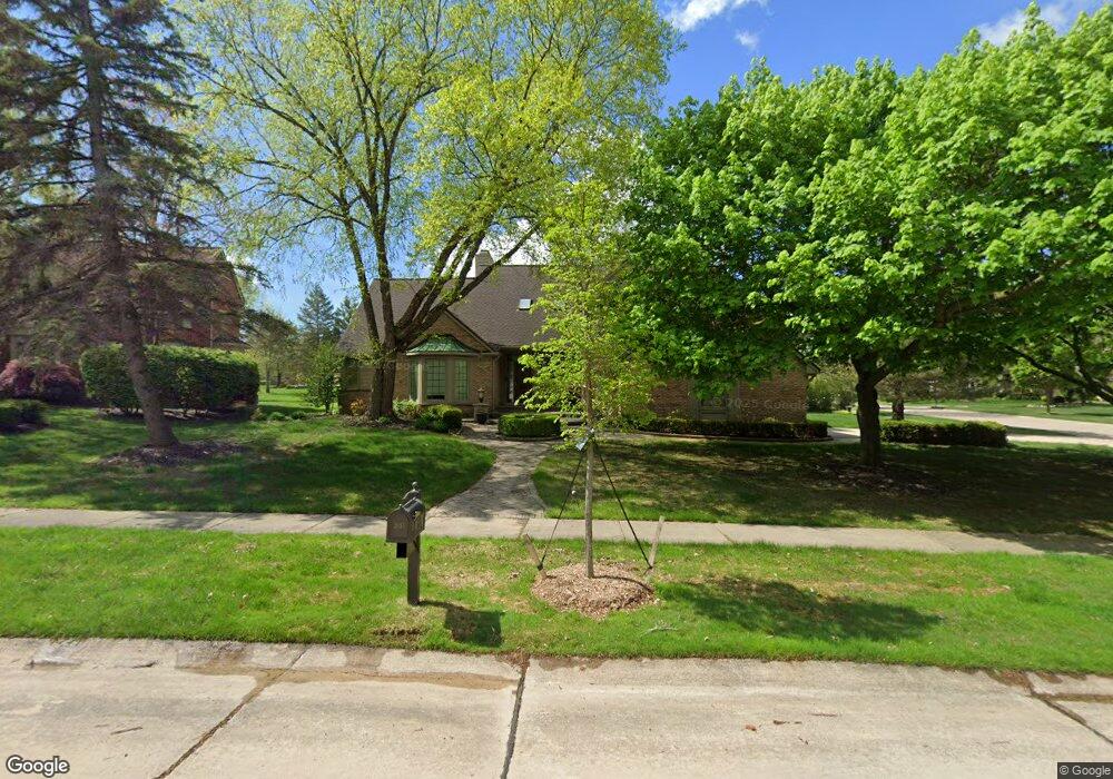 2055 Pondway Dr, Troy, MI 48098 - photo 1