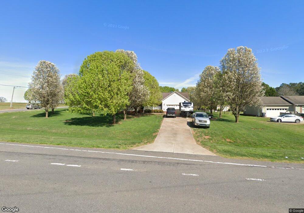 2752 Wilkesboro Hwy, Statesville, NC 28625 - photo 1