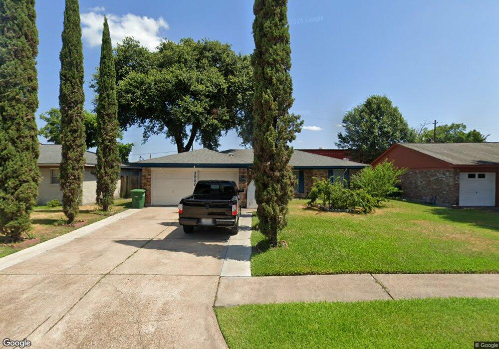 1330 Twin Falls Rd, Houston, TX 77088 - photo 1
