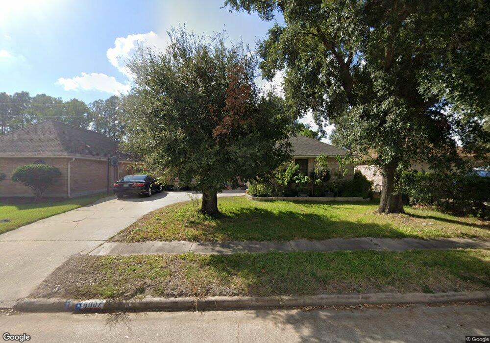 9007 Saratoga Forest Dr, Houston, TX 77088 - photo 1