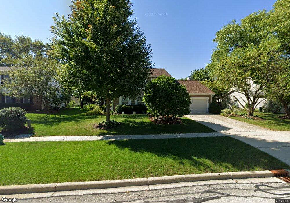 423 S Raddant Rd, Batavia, IL 60510 - photo 1