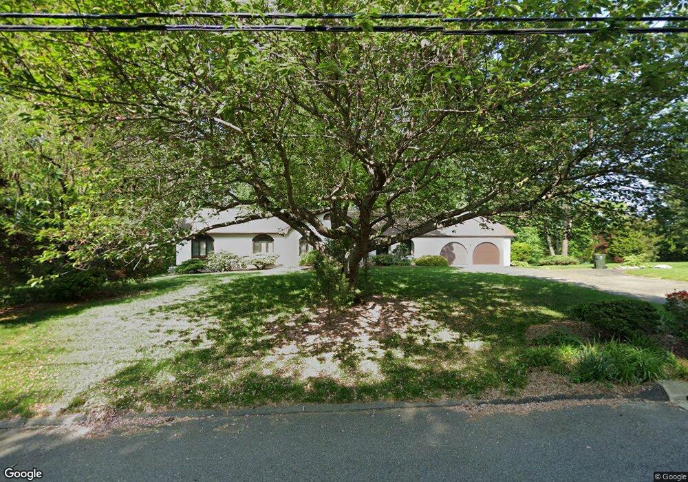 125 N Stowe Place, Trumbull, CT 06611 - photo 1