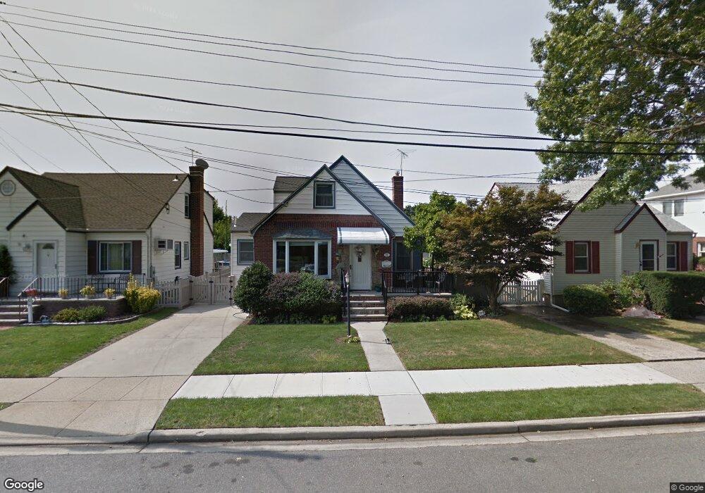 51 Hull Ave, New Hyde Park, NY 11040 - photo 1