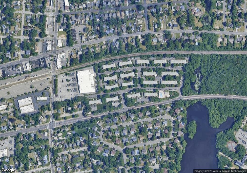 81 Finch Ln, Islip, NY 11751 - photo 1