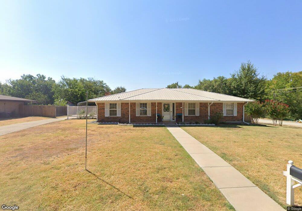 401 Mockingbird St, Bonham, TX 75418 - photo 1