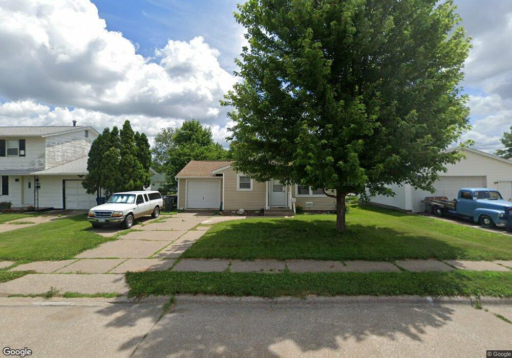 1915 N Nevada Ave, Davenport, IA 52804 - photo 1