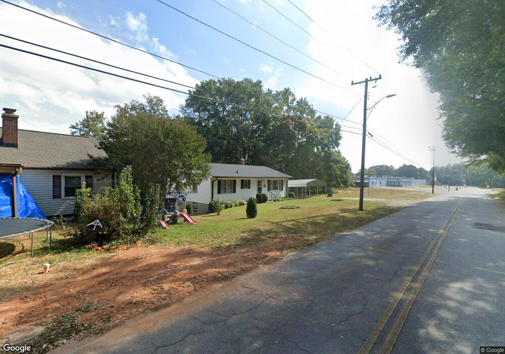 207 S Laurel St, Walhalla, SC 29691 - photo 1