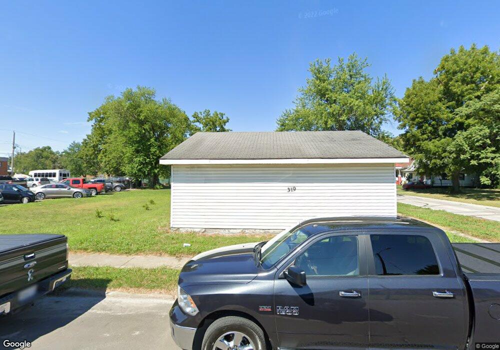 319 Johnson St, Moberly, MO 65270 - photo 1