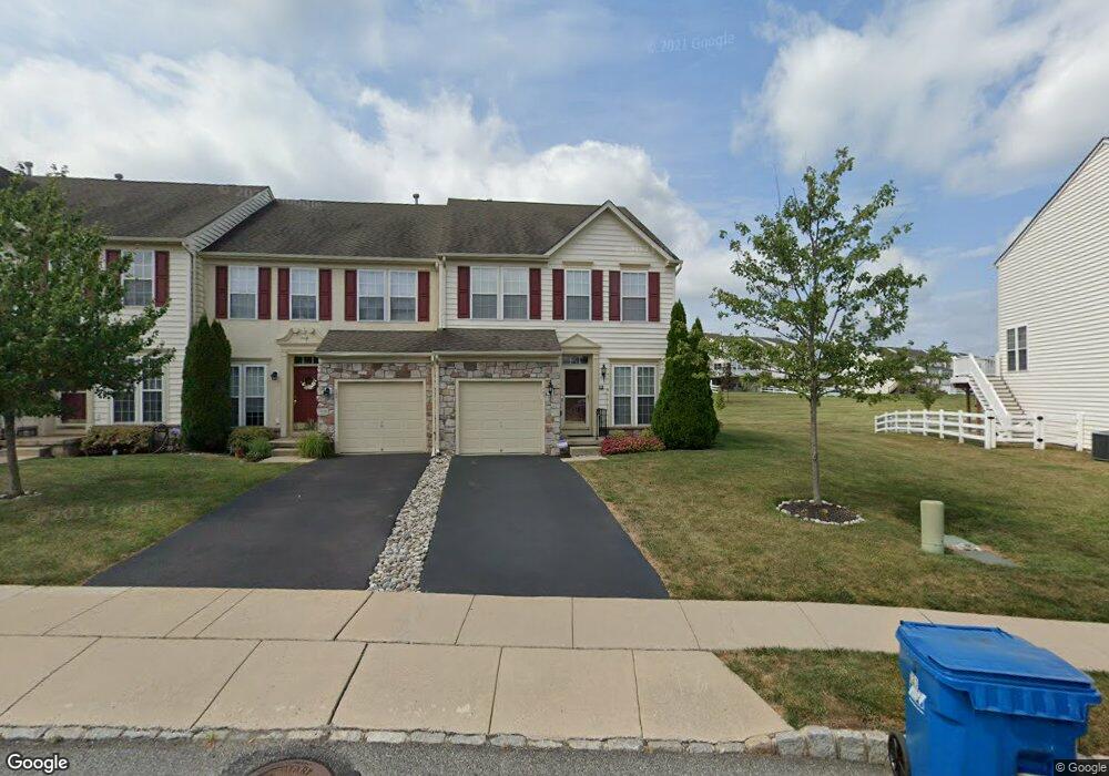 121 N Savanna Dr, Pottstown, PA 19465 - photo 1