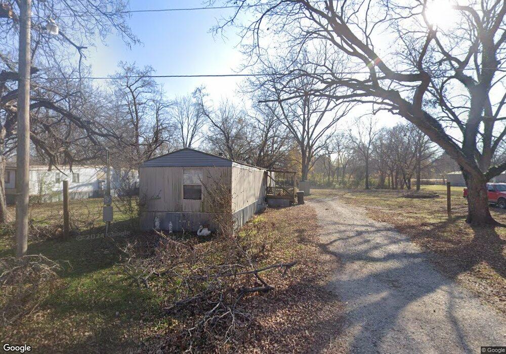 805 W 5th St, Henryetta, OK 74437 - photo 1