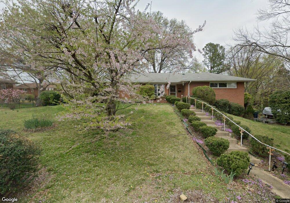 5838 Glen Forest Dr, Falls Church, VA 22041 - photo 1