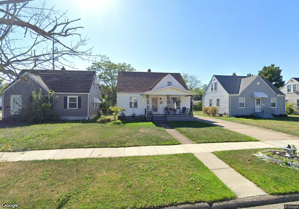 2442 E 34th St, Lorain, OH 44055 - photo 1