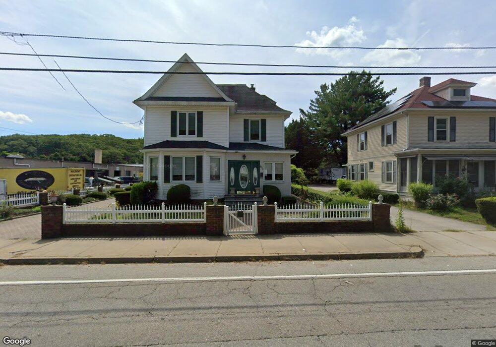 1074 Toll Gate Rd, Warwick, RI 02886 - photo 1