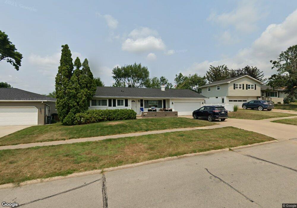 2502 10th Ave SW, Cedar Rapids, IA 52404 - photo 1