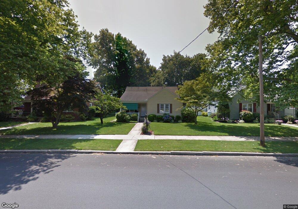 736 E Maple St, Palmyra, PA 17078 - photo 1