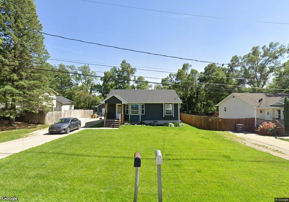 1901 E Marion St, Des Moines, IA 50320 - photo 1