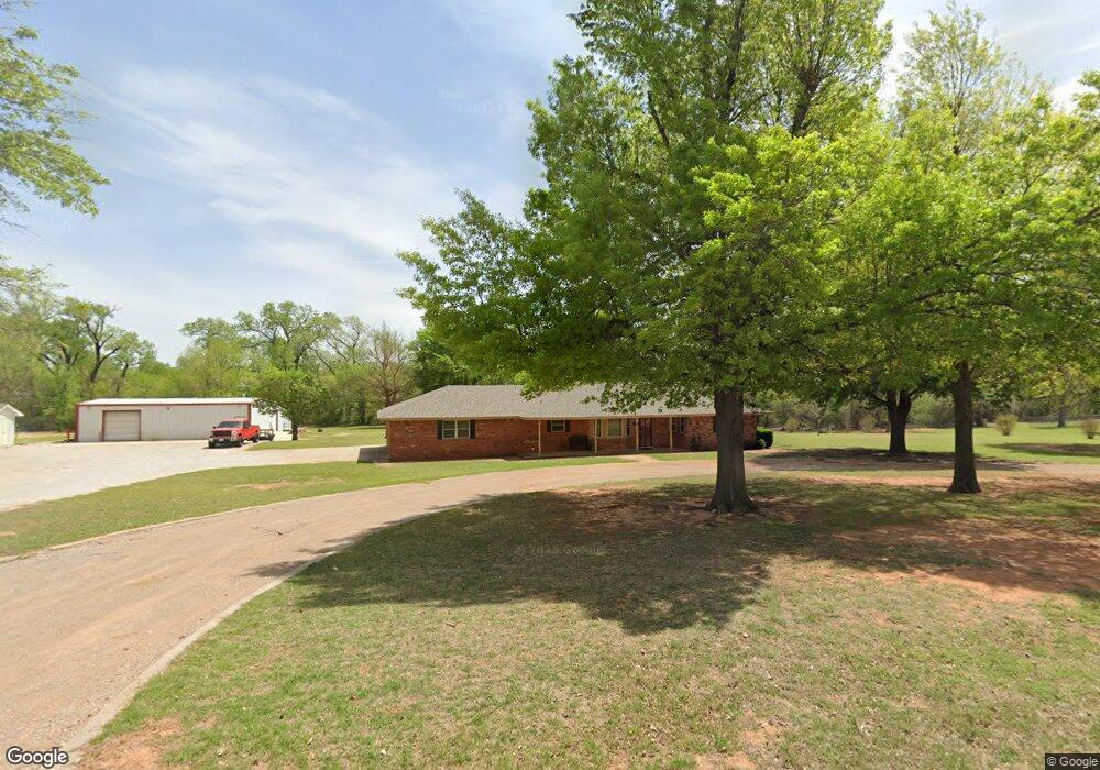 877 Squirrel Ct, Tuttle, OK 73089 - photo 1