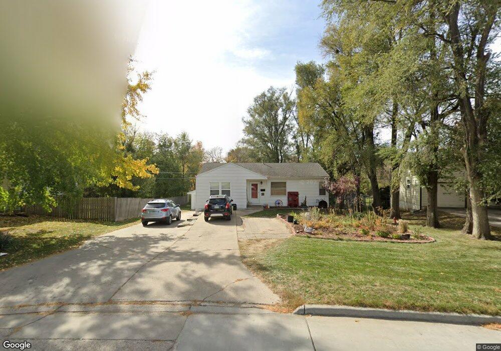 711 E 20th St S, Newton, IA 50208 - photo 1