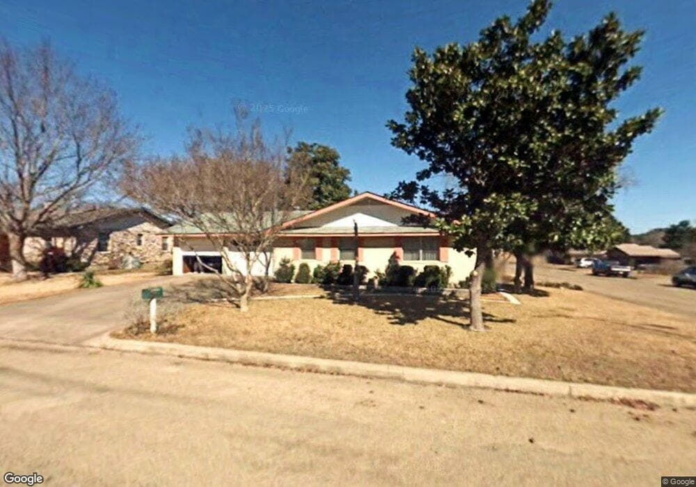 202 Glenmoor Dr, Fredericksburg, TX 78624 - photo 1