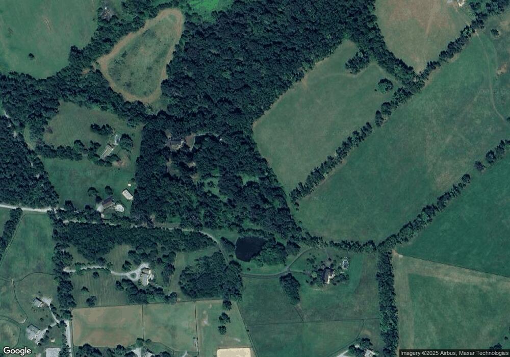 35522 Deer Pond Ln, Round Hill, VA 20141 - photo 1