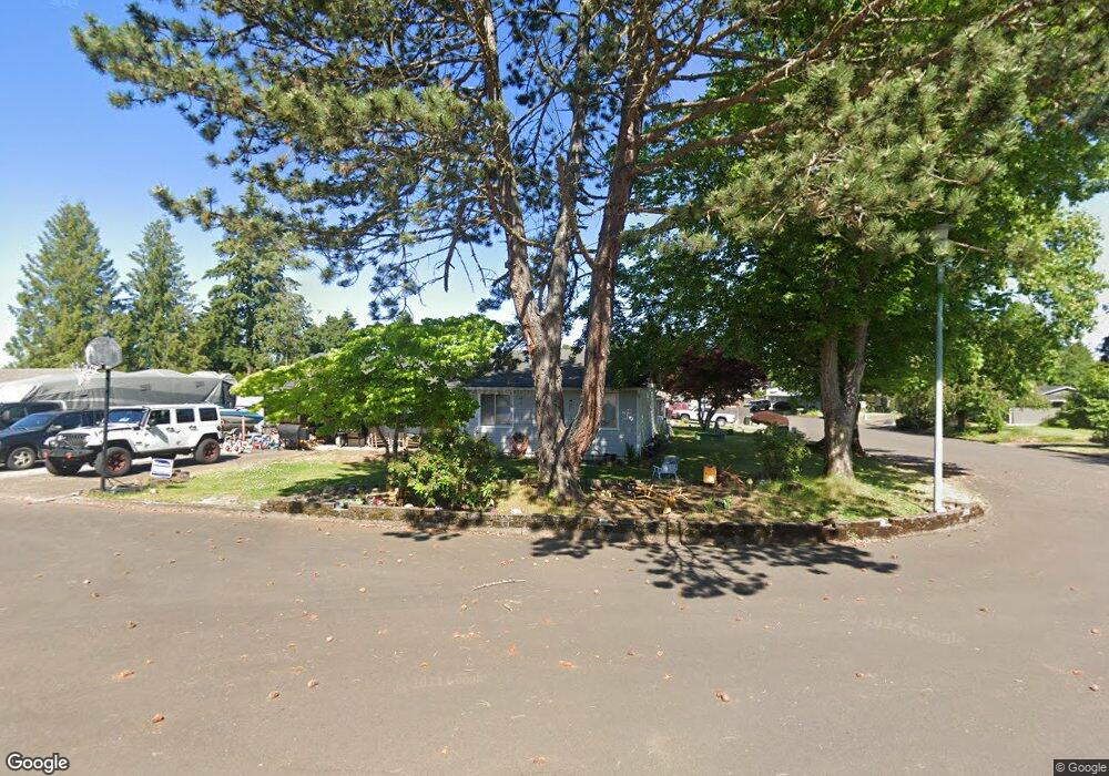 1102 NE 13th Cir, Canby, OR 97013 - photo 1