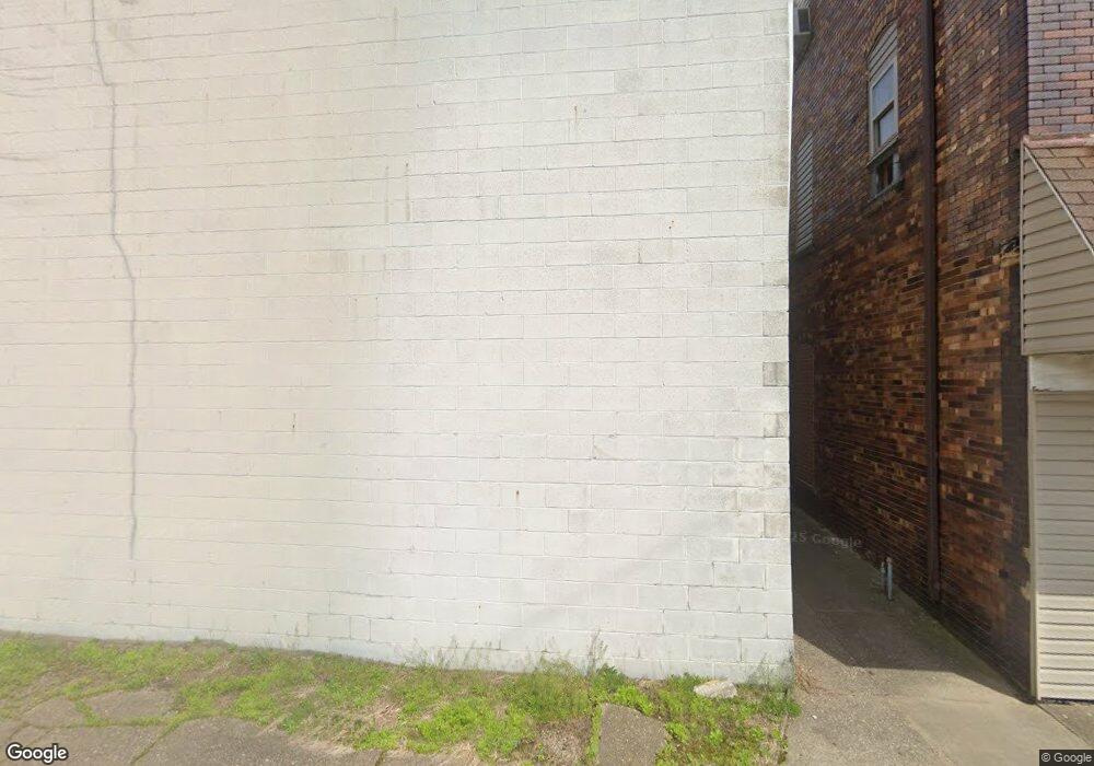 136 Hickory St, Coshocton, OH 43812 - photo 1