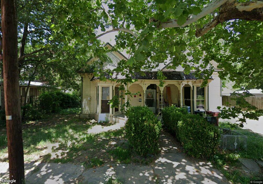 618 W 7th St, Bonham, TX 75418 - photo 1