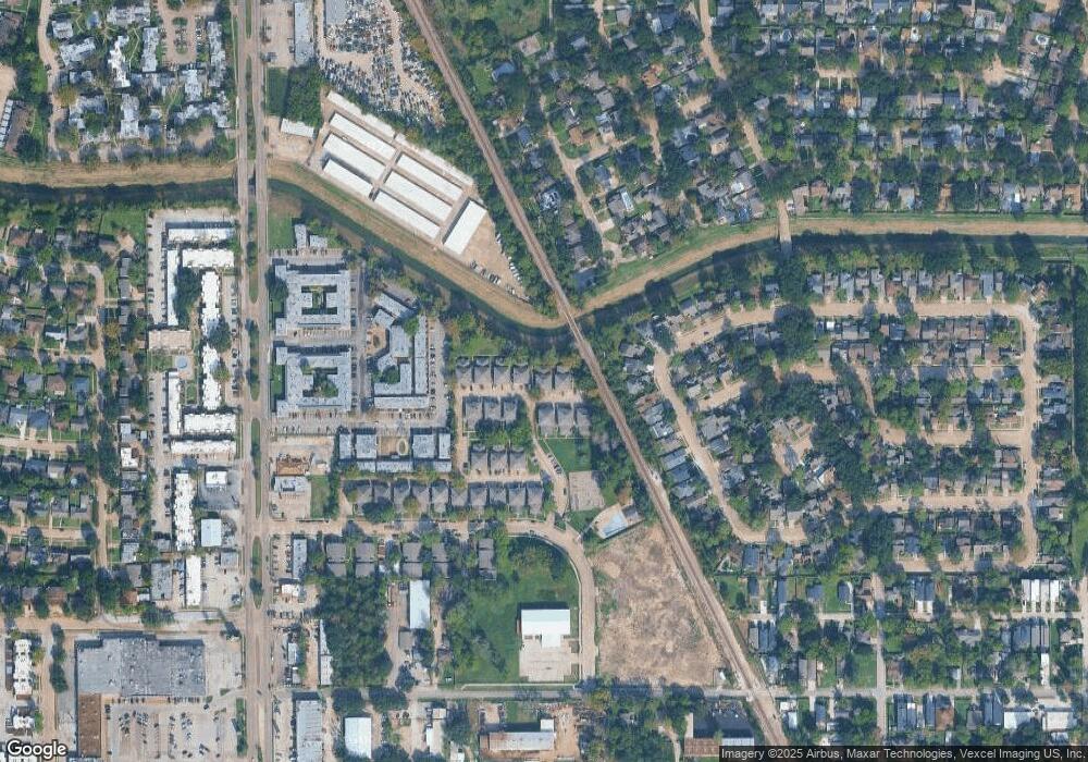 5630 Birchmont Dr unit 24, Houston, TX 77091 - photo 1