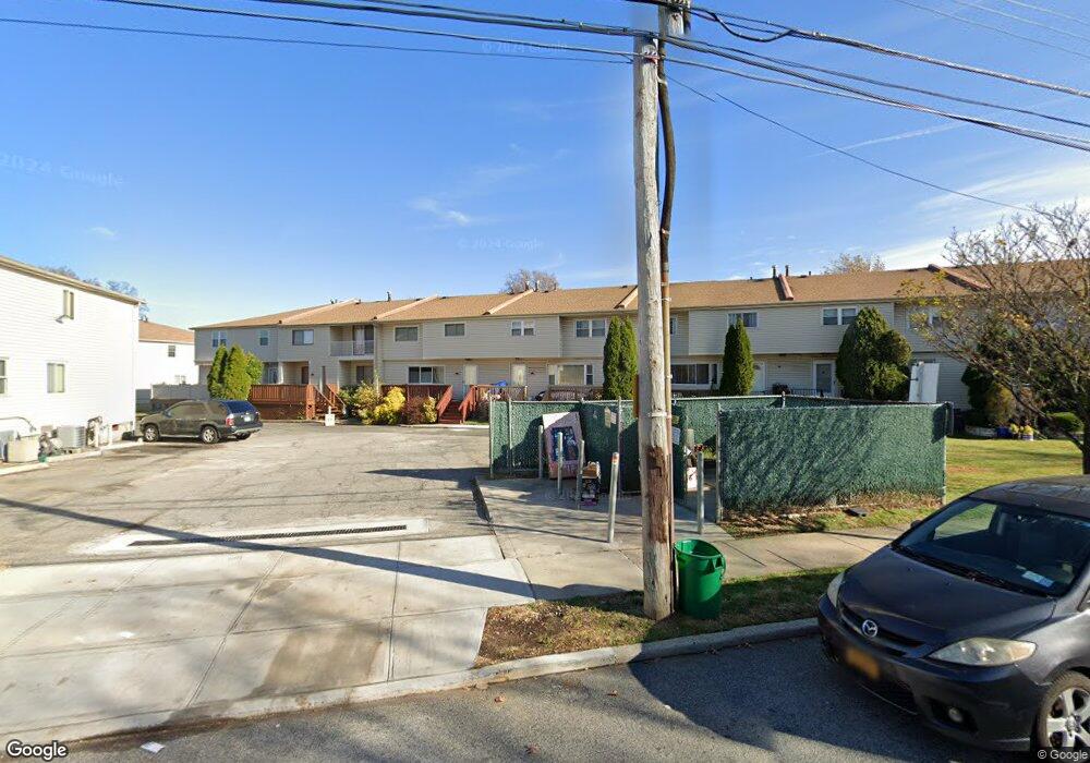 537 Willow Rd E, Staten Island, NY 10314 - photo 1