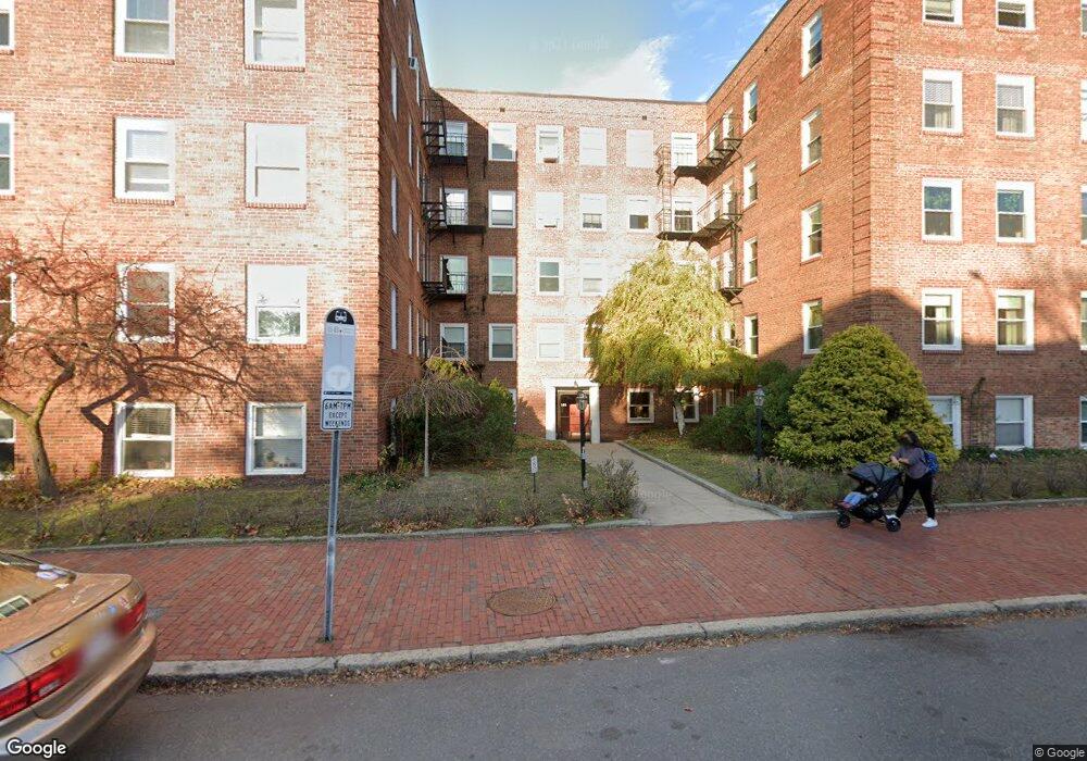 Cambridge Court unit R4B, Cambridge, MA 02139 - photo 1