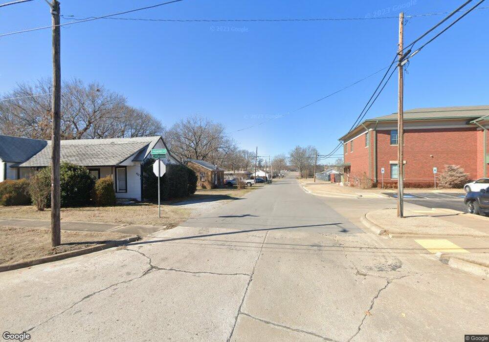 304 W Claremore St, Claremore, OK 74017 - photo 1