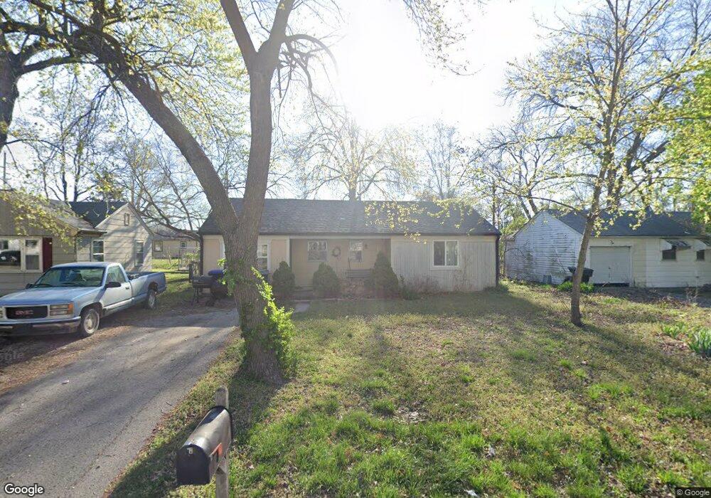 2424 SW Madeline Ln, Topeka, KS 66614 - photo 1