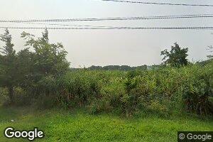 99 Point Rd, Riverhead, NY 11901
