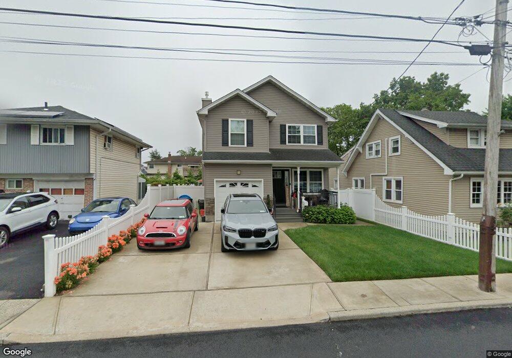 487 Ronkonkoma Ave, West Hempstead, NY 11552 - photo 1