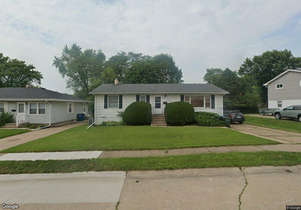 2324 W 40th St, Davenport, IA 52806 - photo 1
