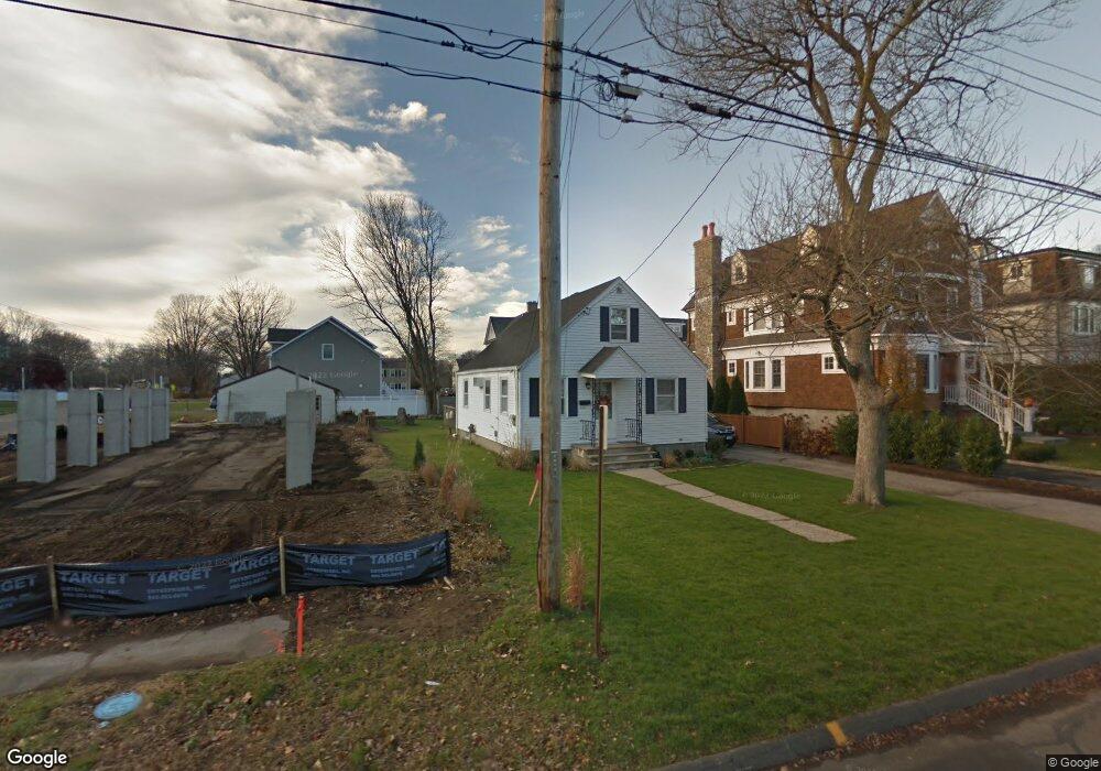 564 Rowland Rd, Fairfield, CT 06824 - photo 1