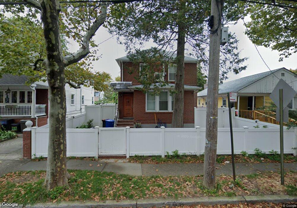 16021 75th Ave, Fresh Meadows, NY 11366 - photo 1