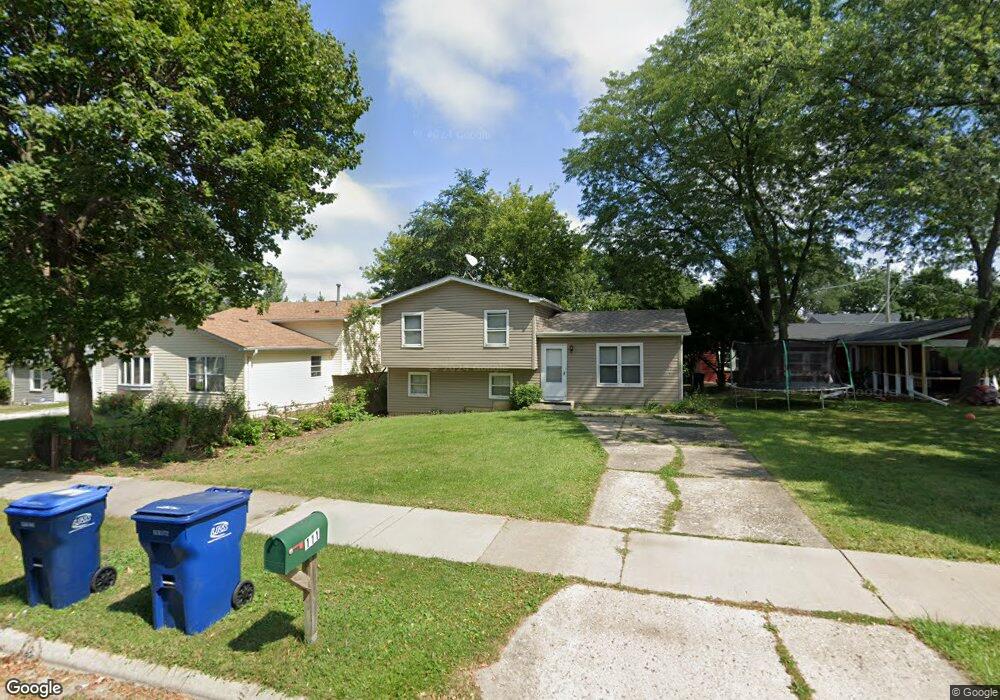 111 N Pioneer Rd, Waukegan, IL 60085 - photo 1