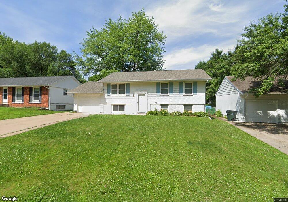 3004 Stratford Ln SW, Cedar Rapids, IA 52404 - photo 1