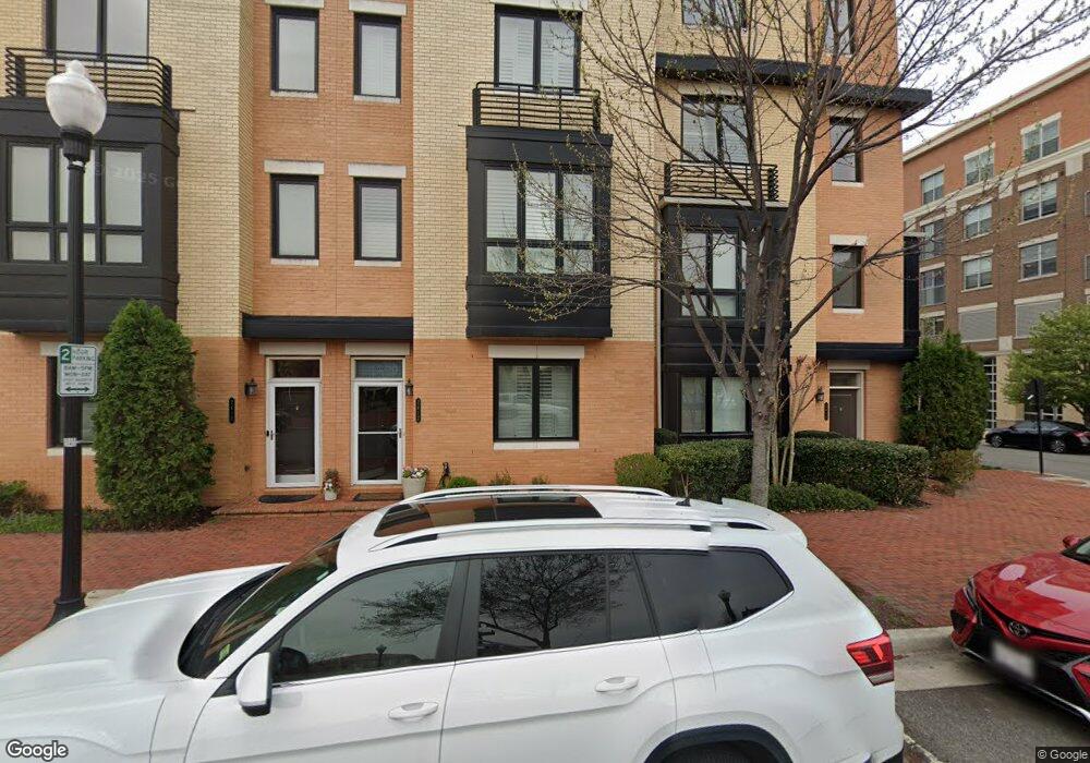 2412 Main Line Blvd, Alexandria, VA 22301 - photo 1