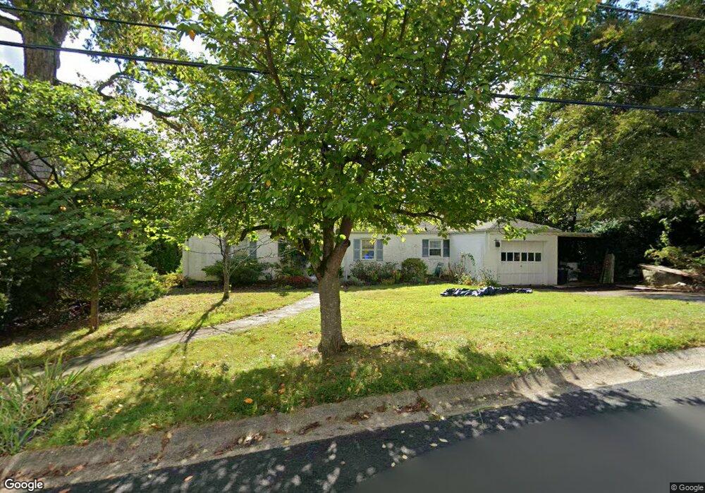 6612 Rannoch Rd, Bethesda, MD 20817 - photo 1